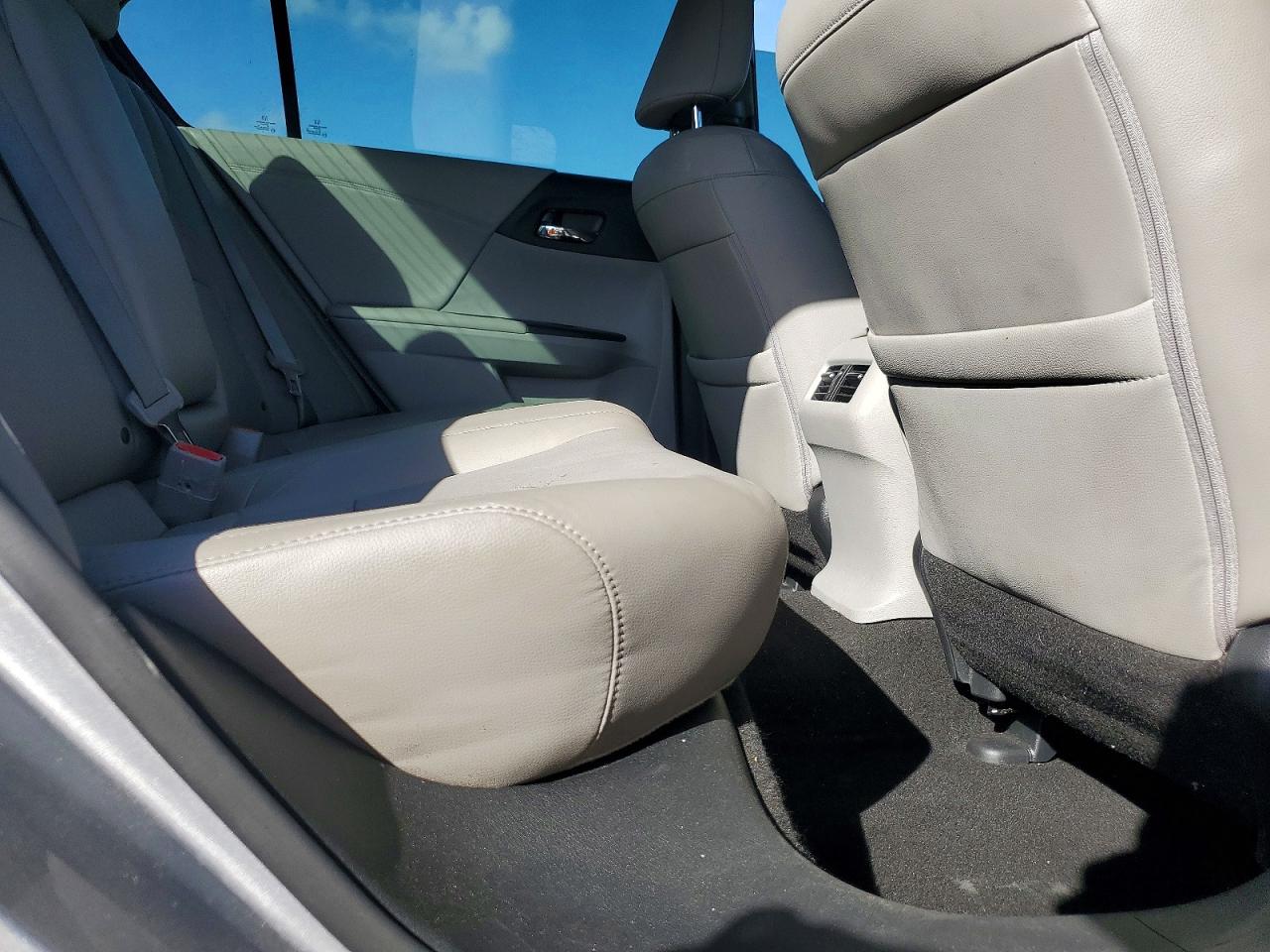 2017 HONDA ACCORD EXL photo 10