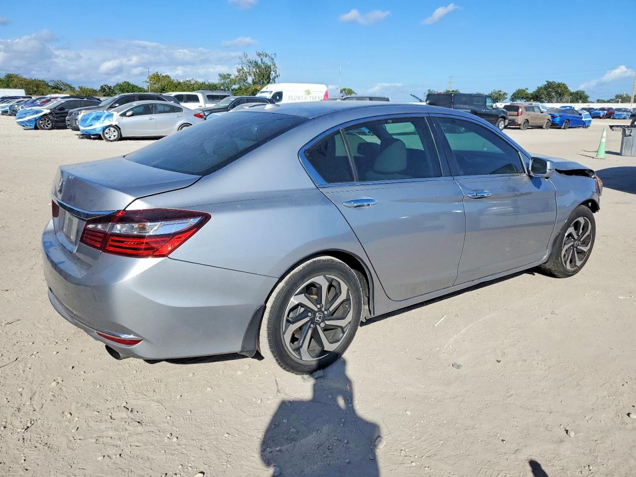 2017 HONDA ACCORD EXL photo 3