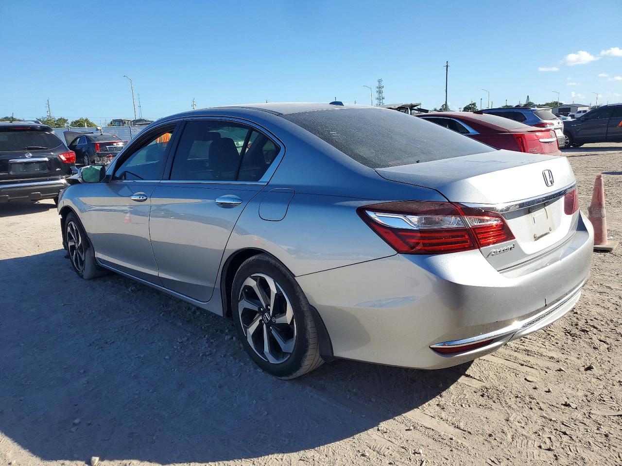 2017 HONDA ACCORD EXL photo 2
