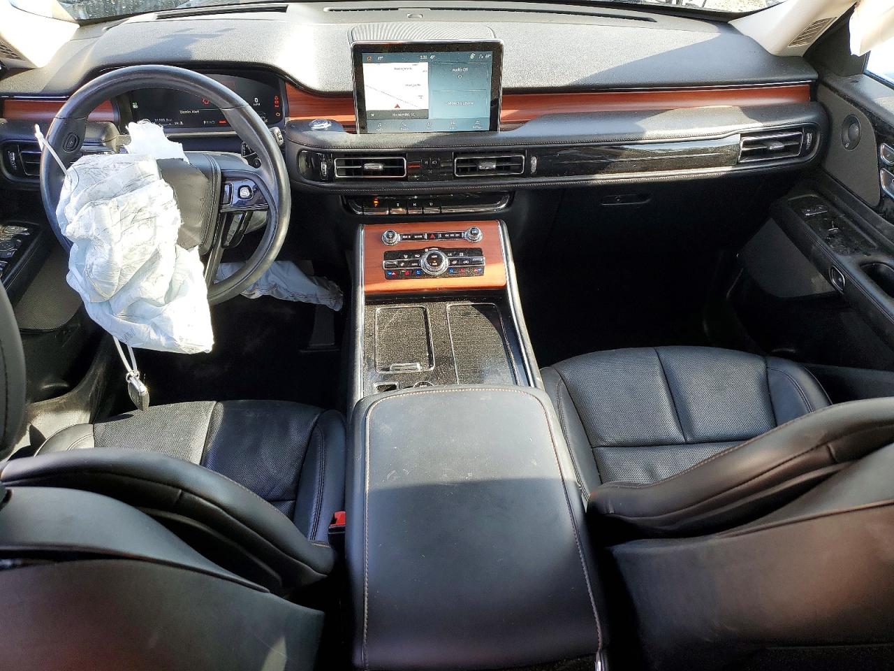 2021 LINCOLN AVIATOR RESERVE photo 8