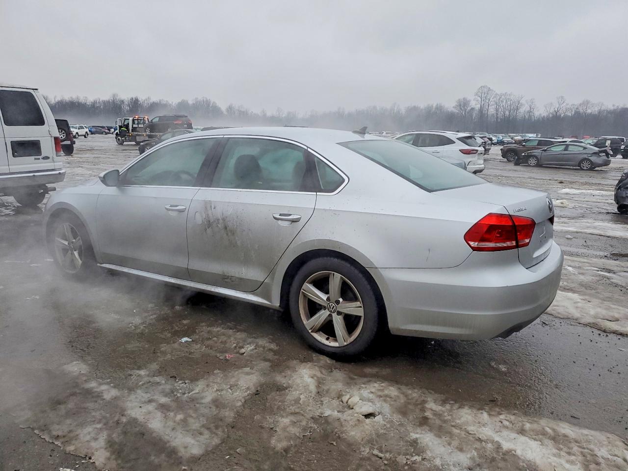 2012 VOLKSWAGEN PASSAT SE photo 2