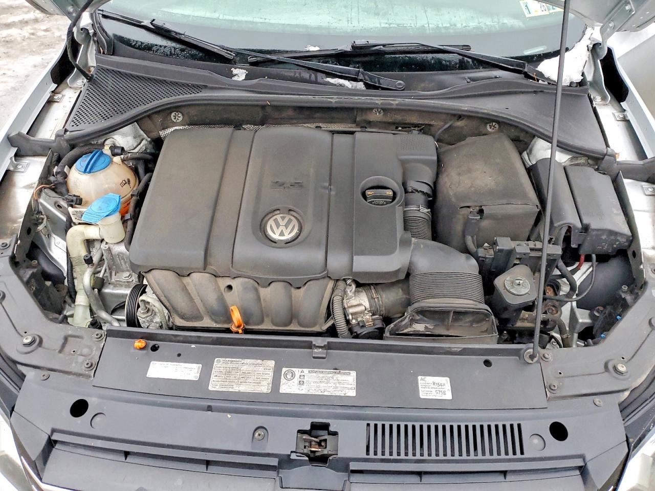 2012 VOLKSWAGEN PASSAT SE photo 11