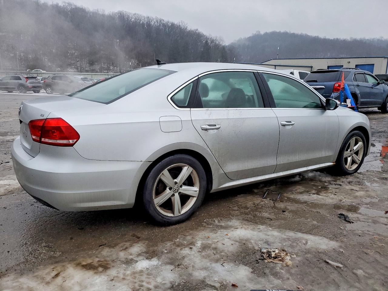 2012 VOLKSWAGEN PASSAT SE photo 3