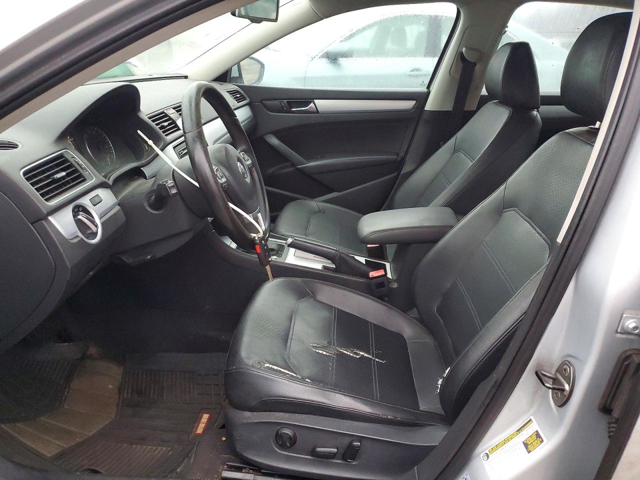 2012 VOLKSWAGEN PASSAT SE photo 7
