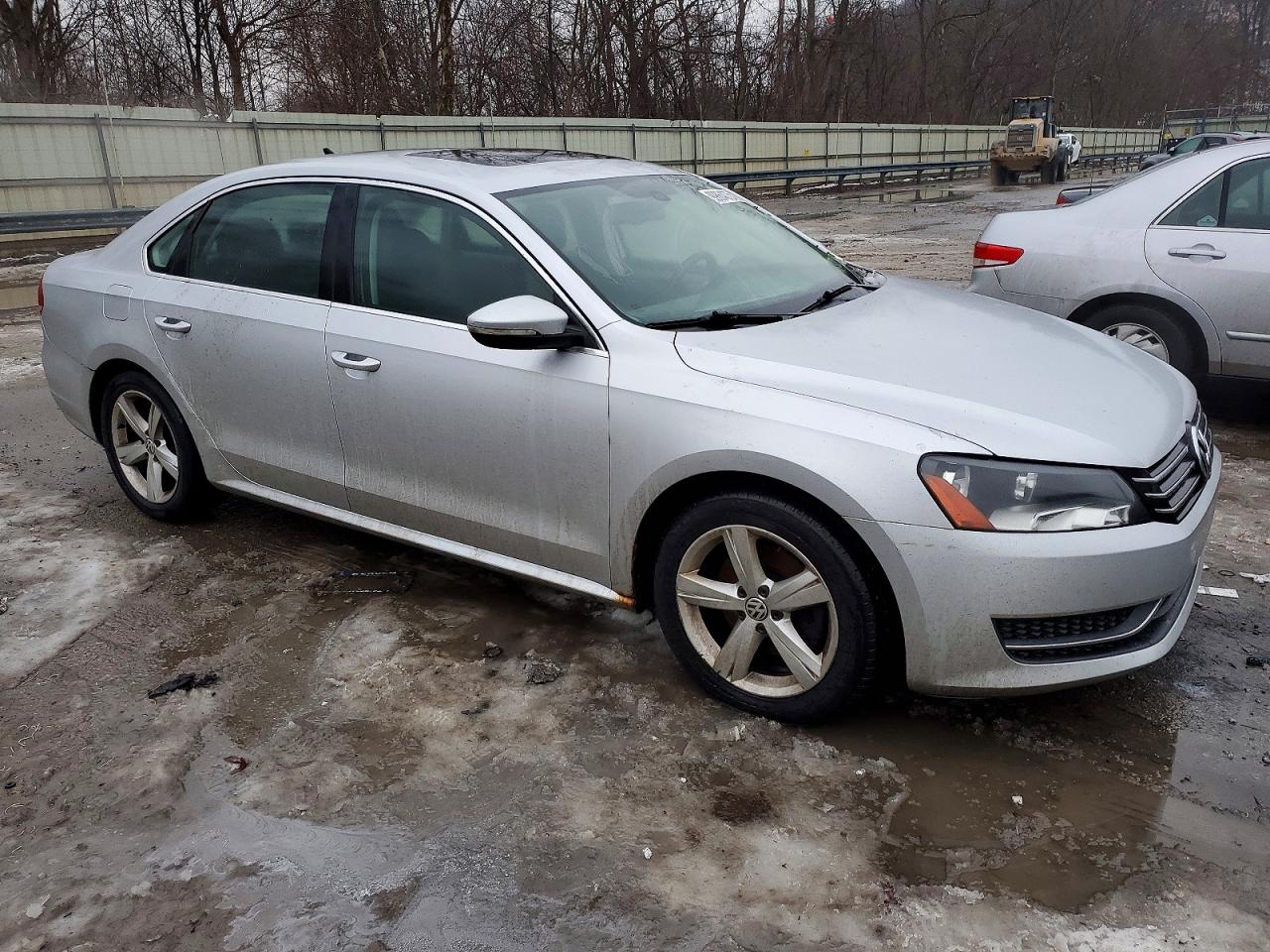 2012 VOLKSWAGEN PASSAT SE photo 4