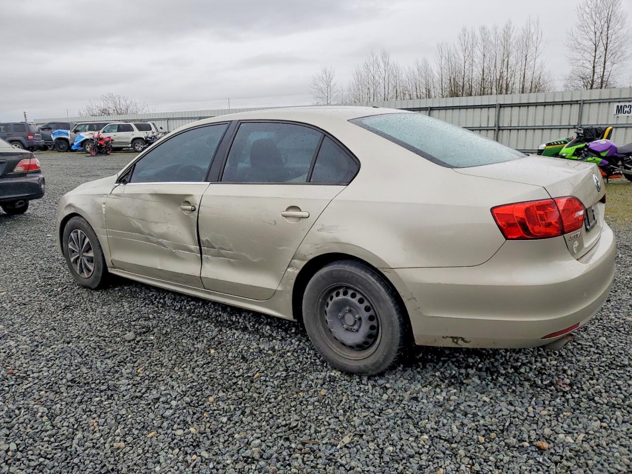 2013 VOLKSWAGEN JETTA BASE photo 3