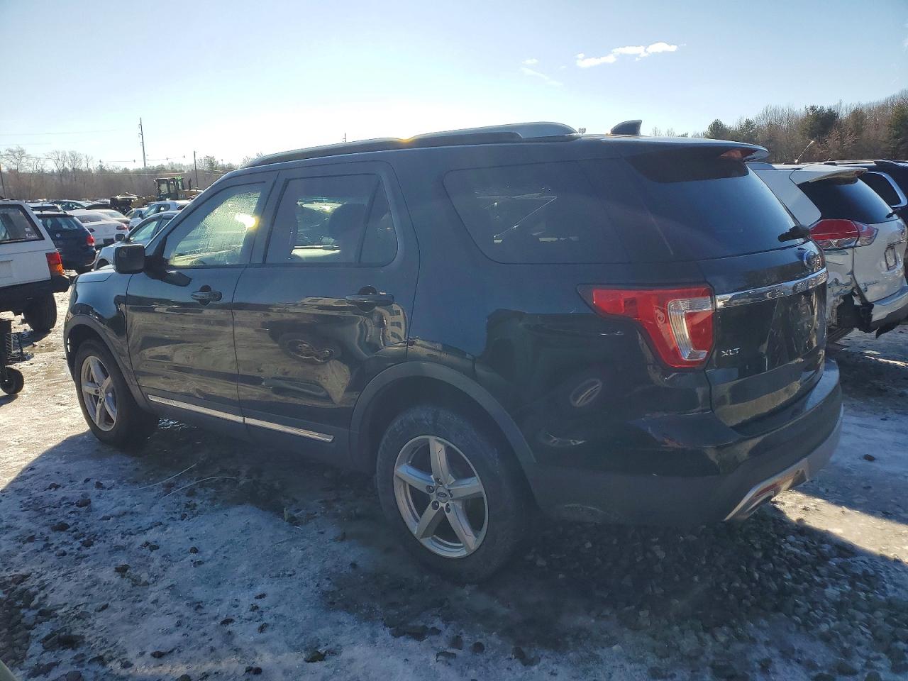 2016 FORD EXPLORER XLT photo 4