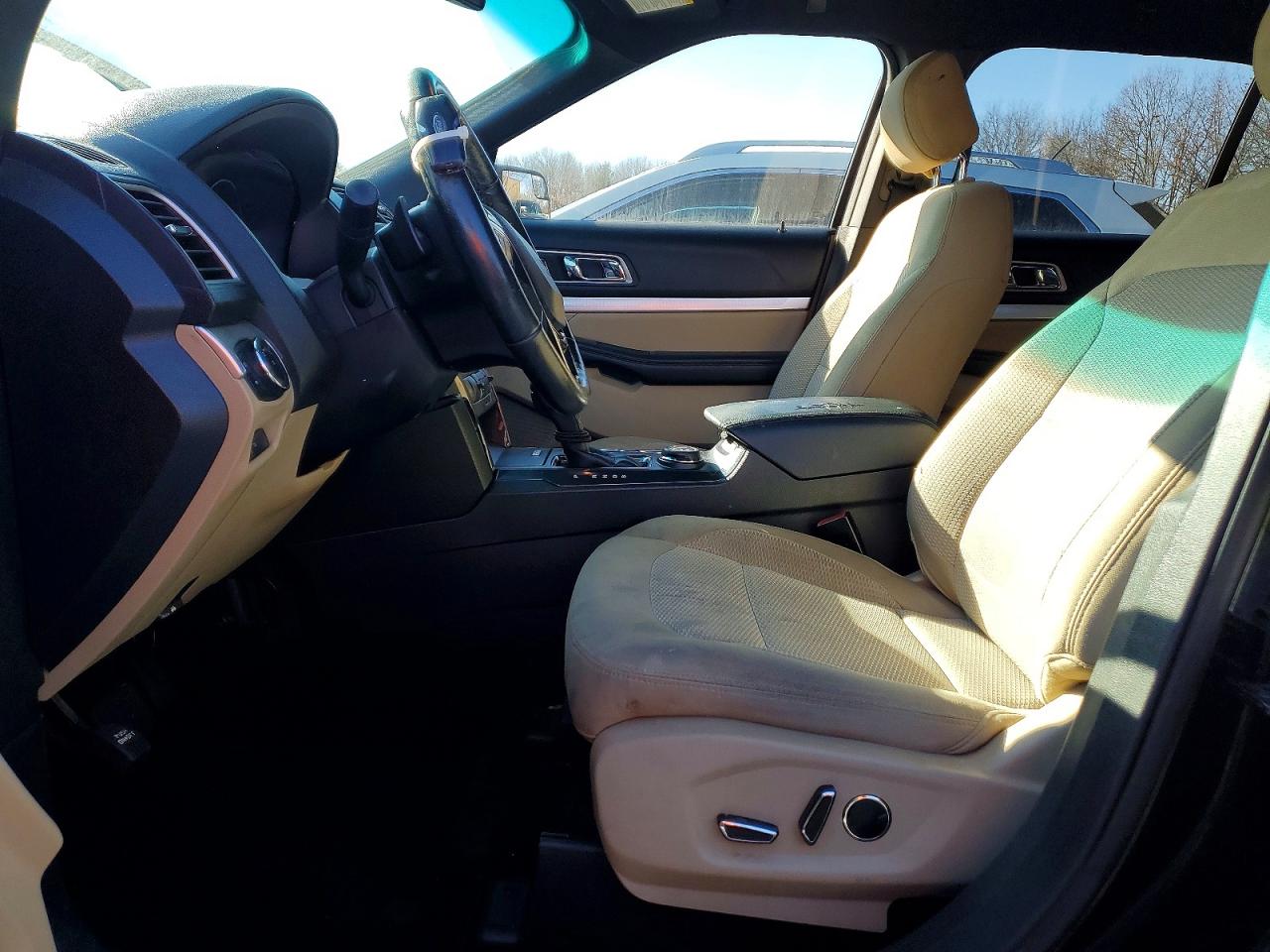 2016 FORD EXPLORER XLT photo 19