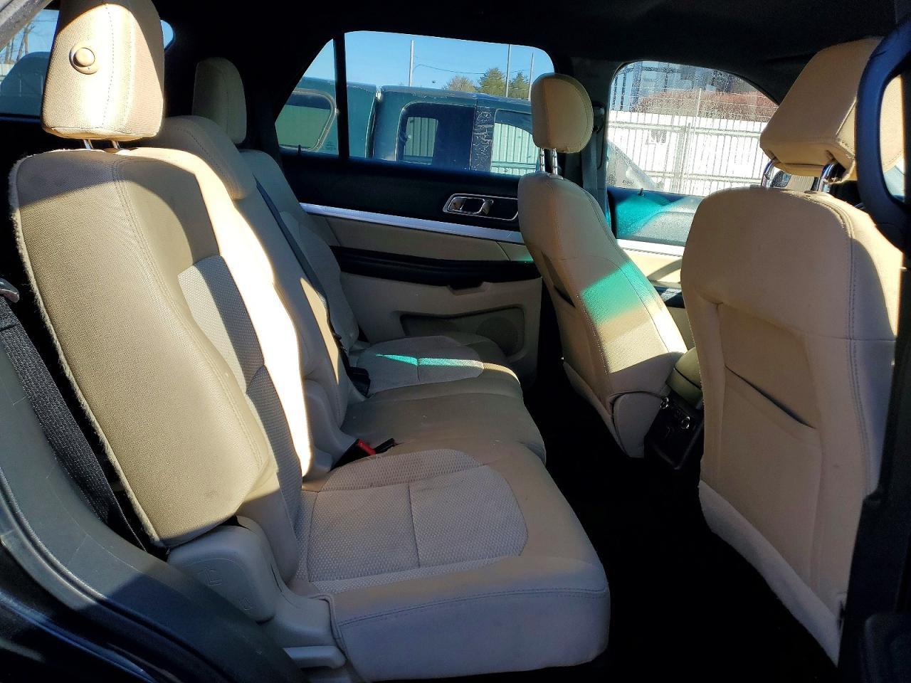 2016 FORD EXPLORER XLT photo 31