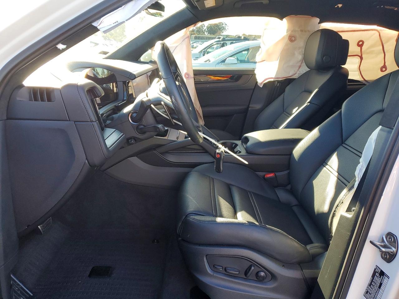 2025 PORSCHE CAYENNE GTS photo 13