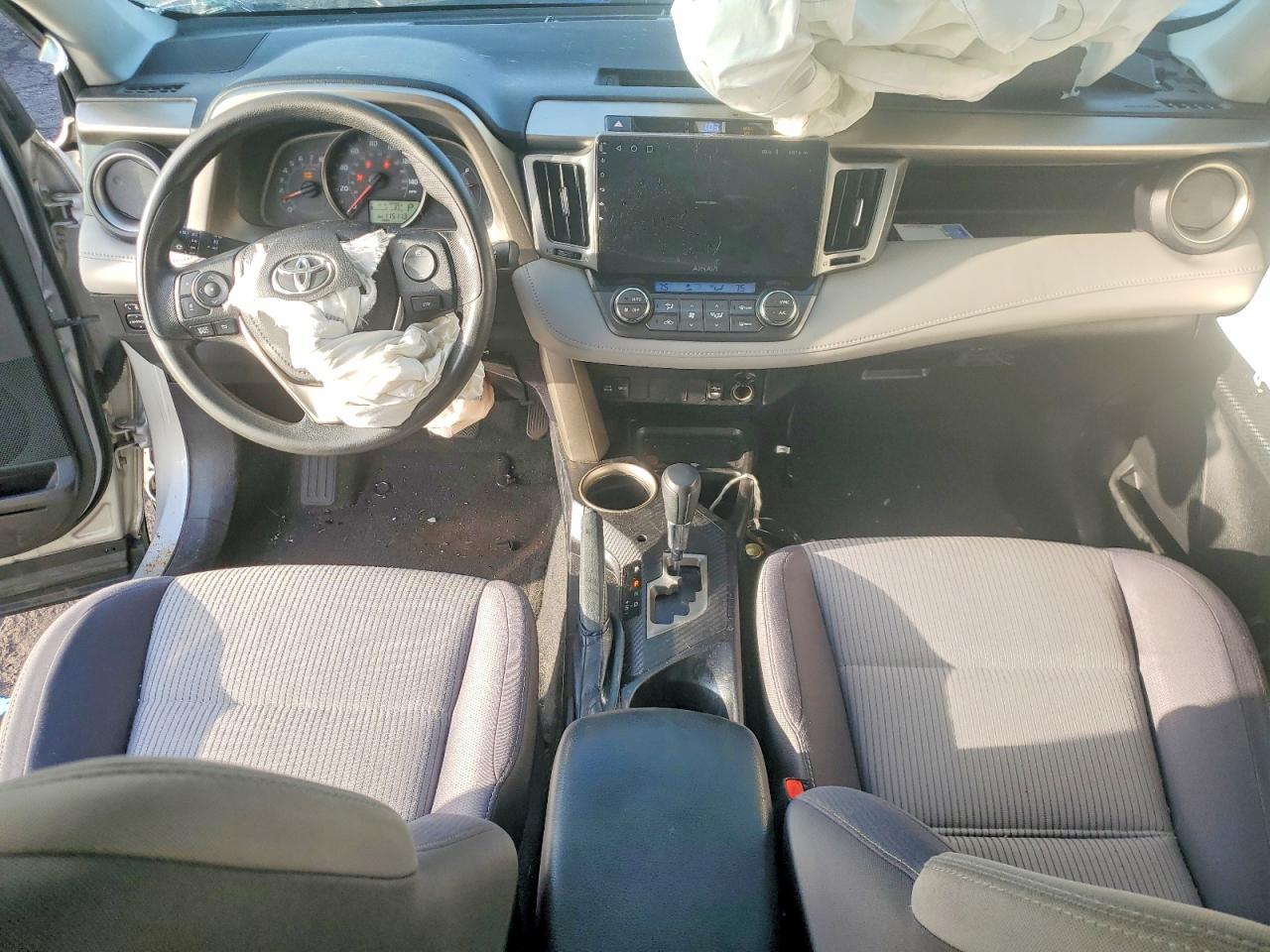 2014 TOYOTA RAV4 XLE photo 29