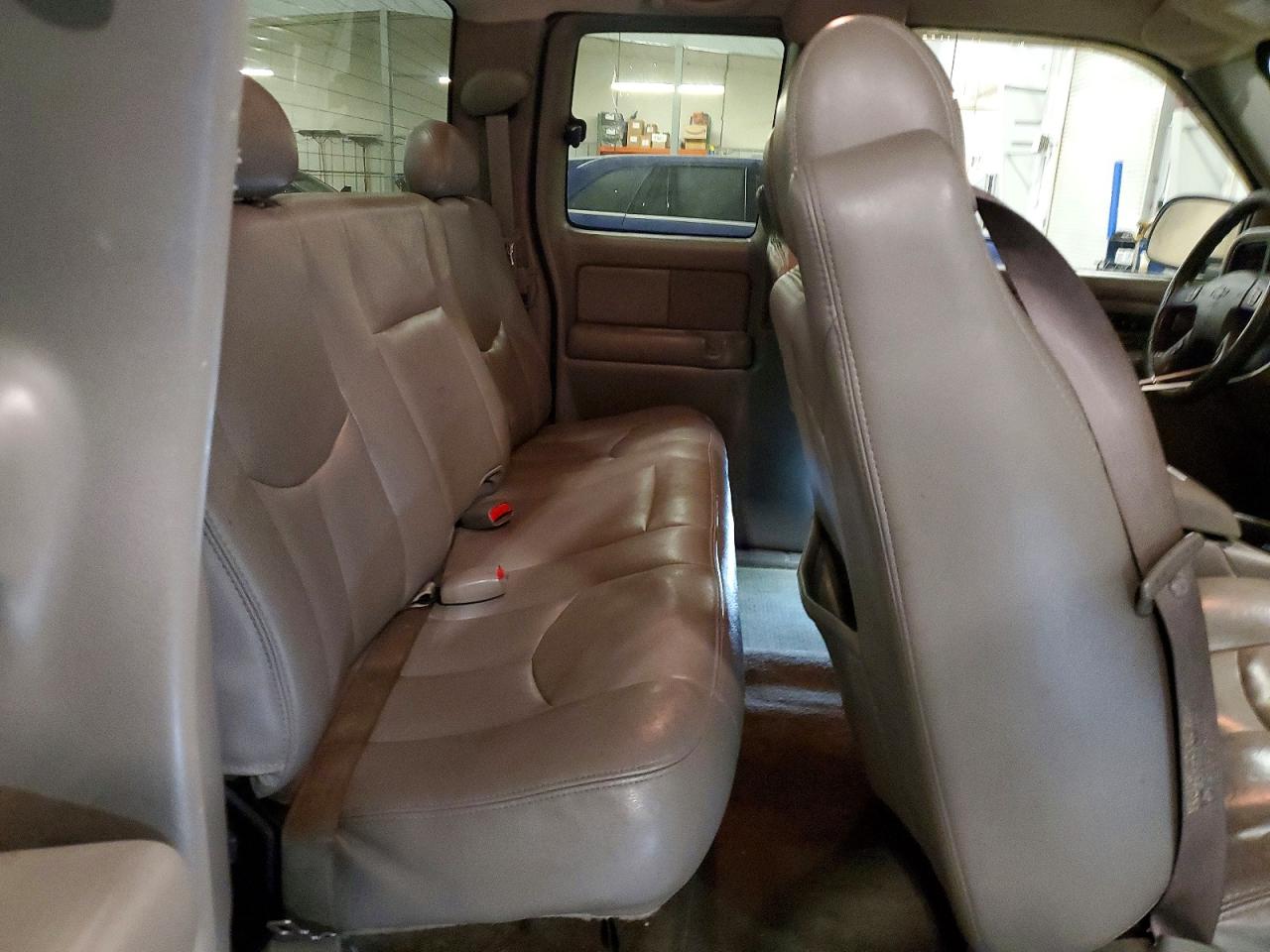 2004 CHEVROLET SILVERADO K1500 photo 10