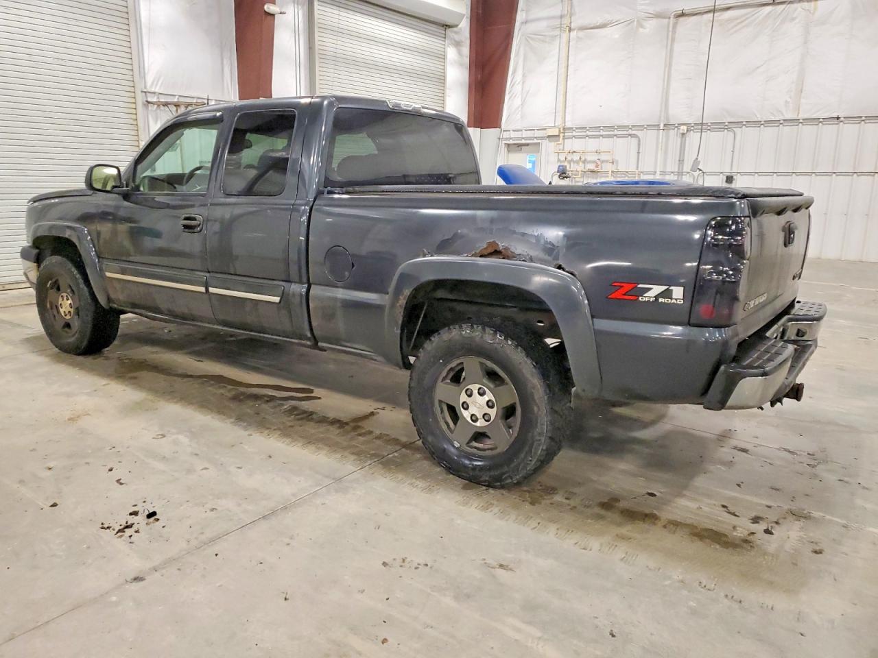 2004 CHEVROLET SILVERADO K1500 photo 2