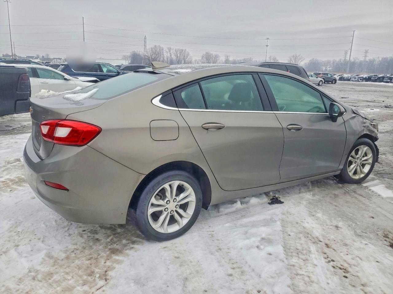 2019 CHEVROLET CRUZE LT photo 3