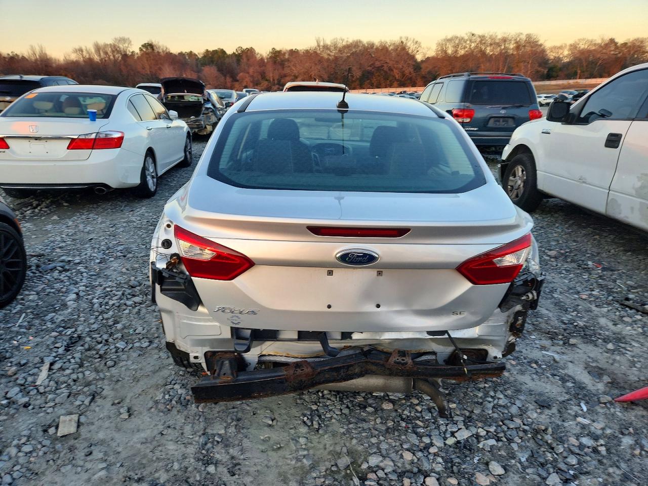 2014 FORD FOCUS SE photo 6