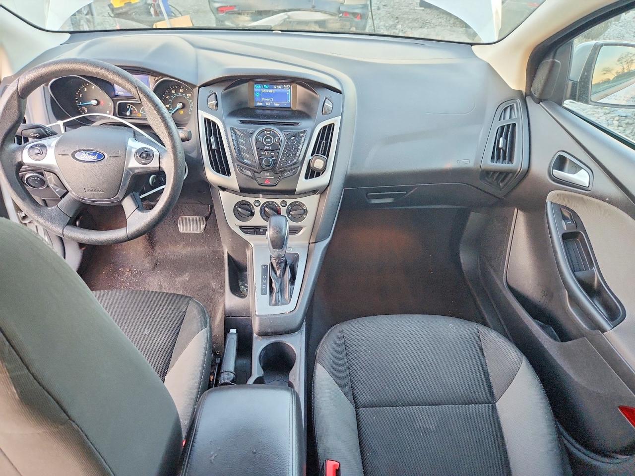 2014 FORD FOCUS SE photo 8
