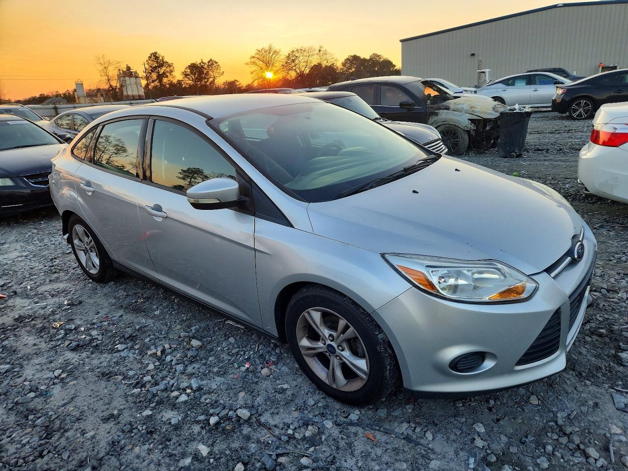 2014 FORD FOCUS SE photo 4
