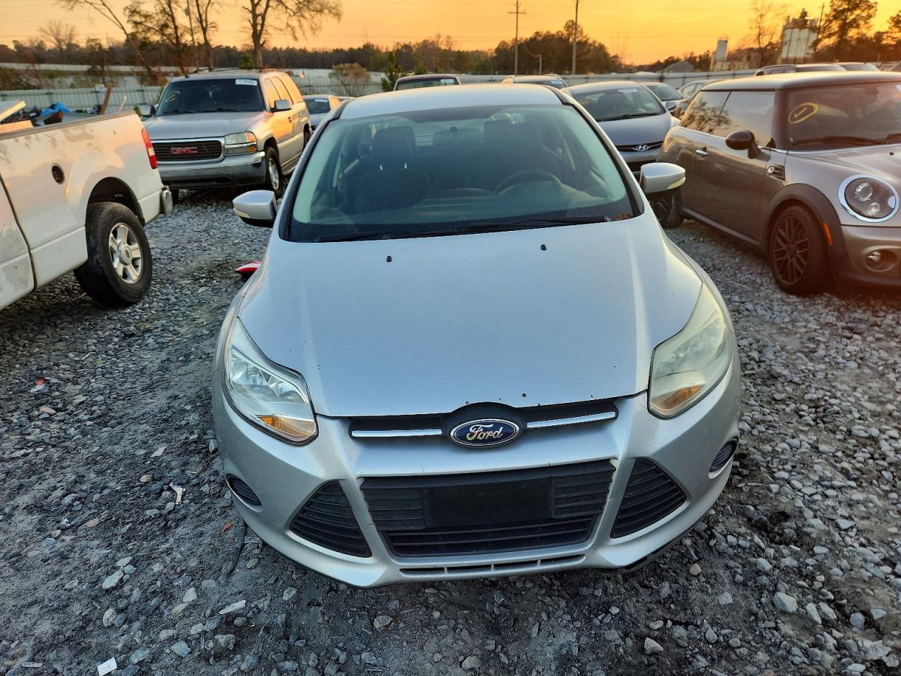 2014 FORD FOCUS SE photo 5