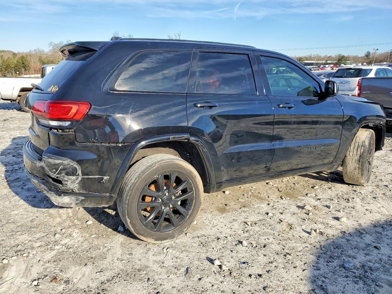 2019 JEEP GRAND CHEROKEE LAREDO photo 3