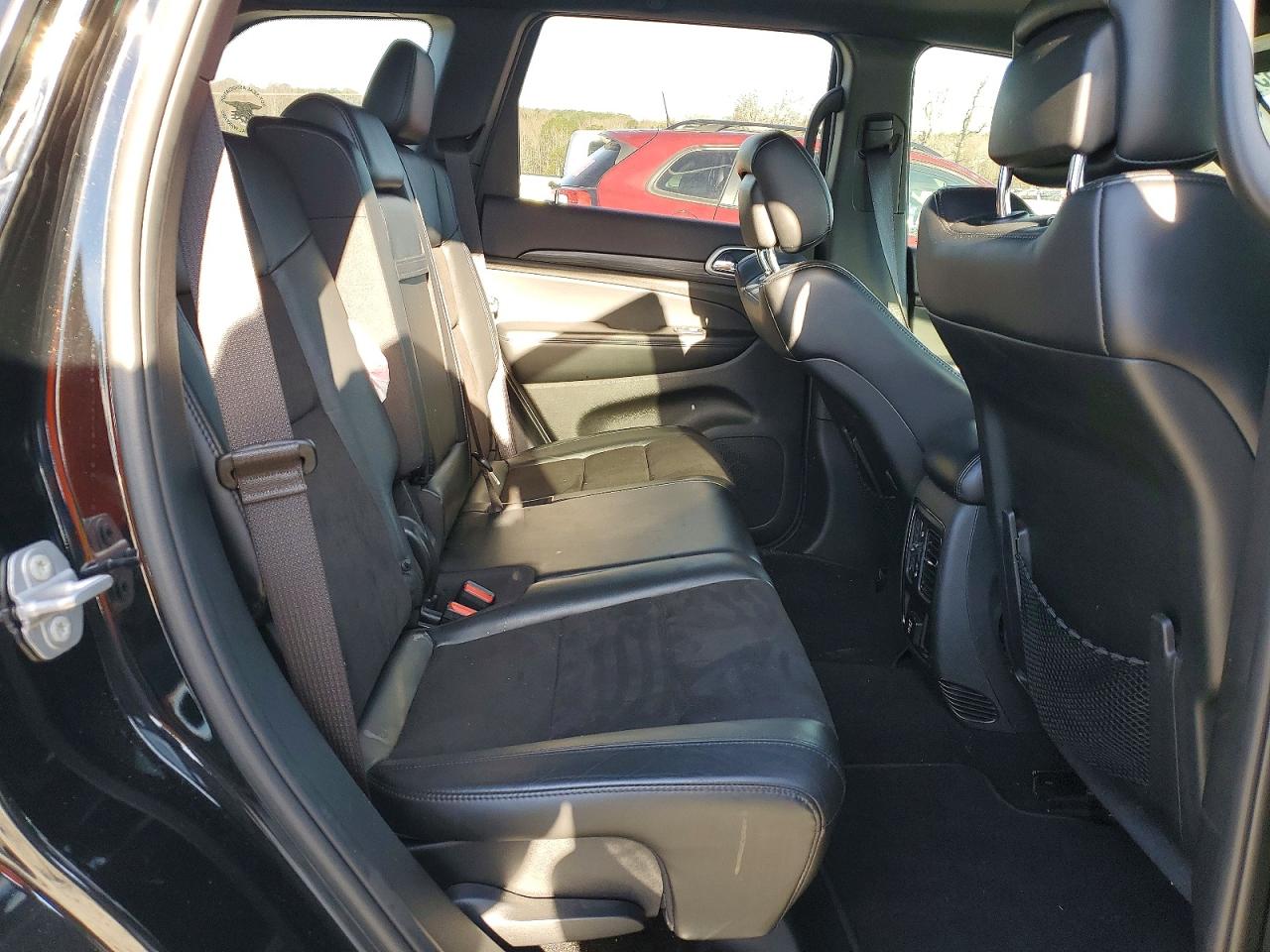 2019 JEEP GRAND CHEROKEE LAREDO photo 11