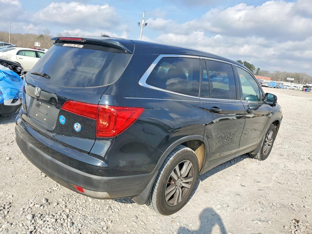 2016 HONDA PILOT EX photo 3