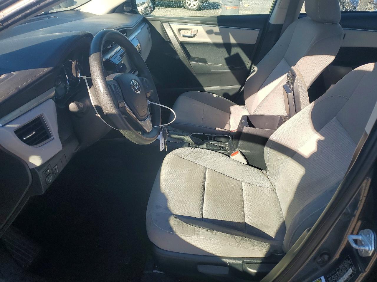 2015 TOYOTA COROLLA L photo 7