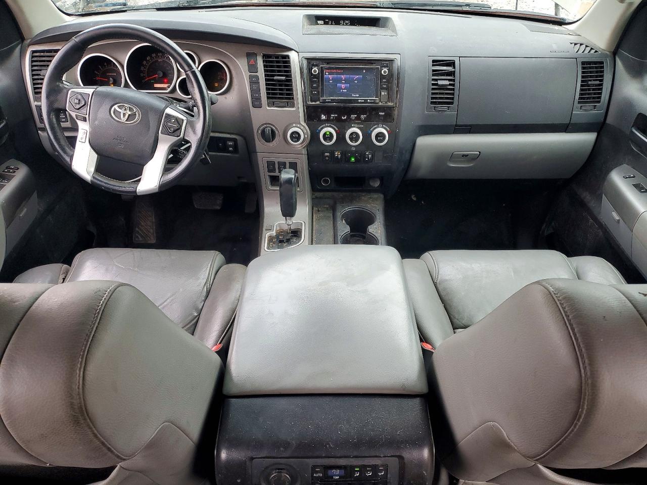 2016 TOYOTA SEQUOIA SR5 photo 15