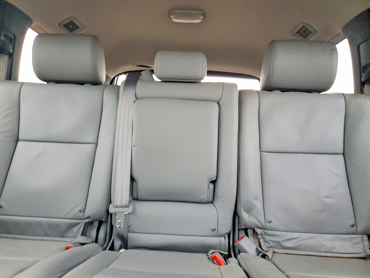 2016 TOYOTA SEQUOIA SR5 photo 19