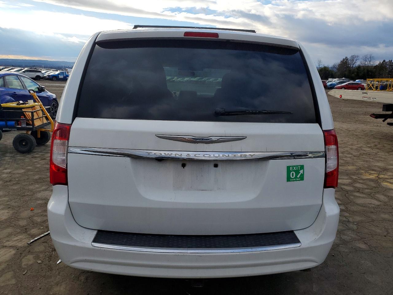 2015 CHRYSLER TOWN & COUNTRY TOURING photo 6