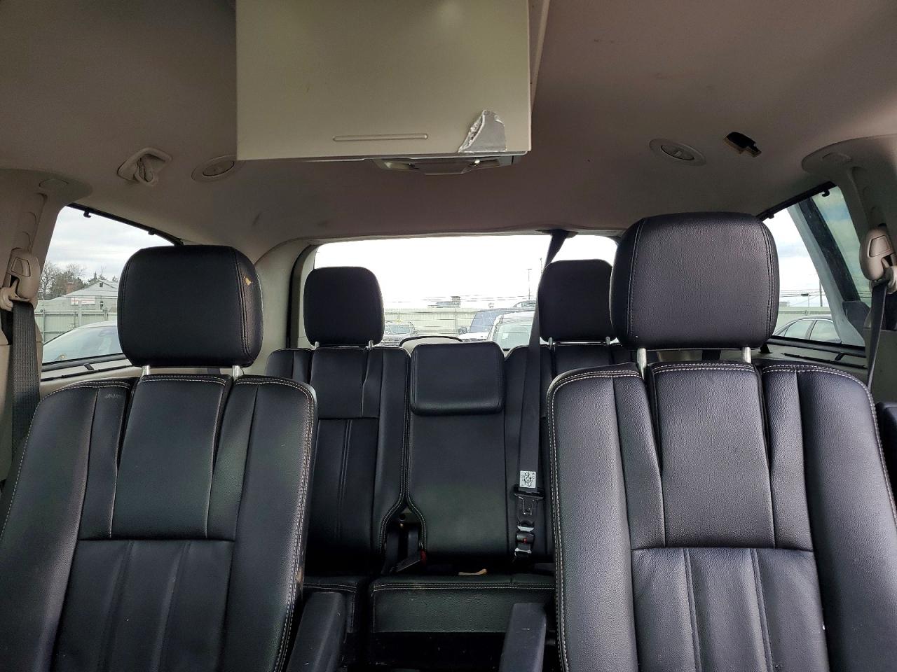 2015 CHRYSLER TOWN & COUNTRY TOURING photo 10