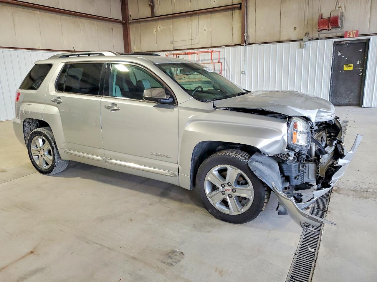2017 GMC TERRAIN DENALI photo 4