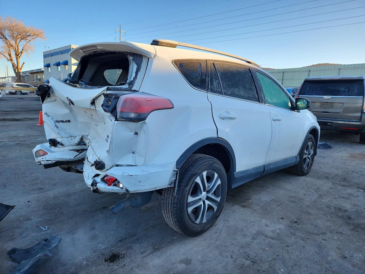 2018 TOYOTA RAV4 LE photo 5