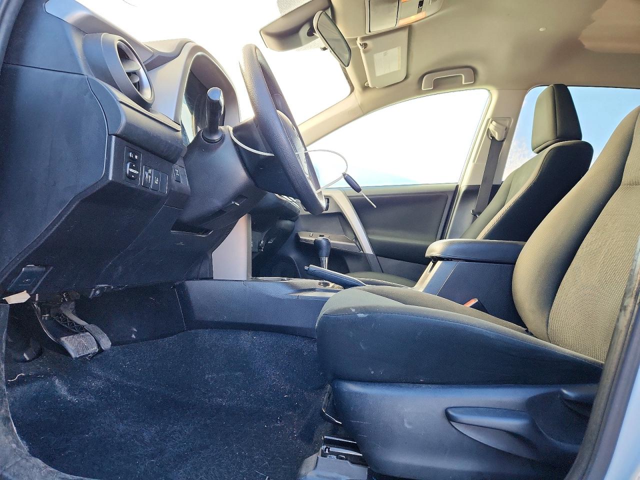 2018 TOYOTA RAV4 LE photo 13