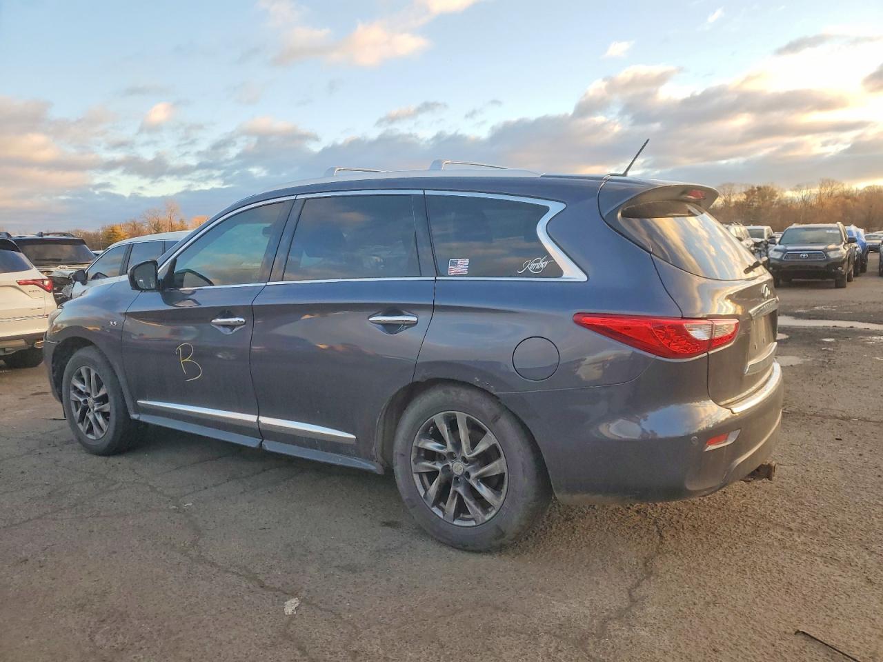 2014 INFINITI QX60 photo 2