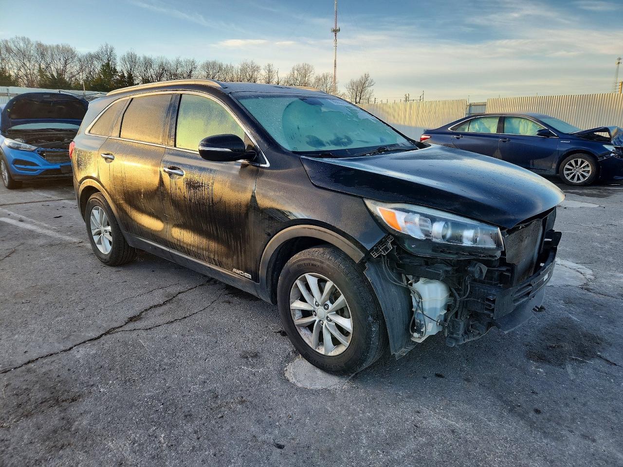 2017 KIA SORENTO LX photo 4