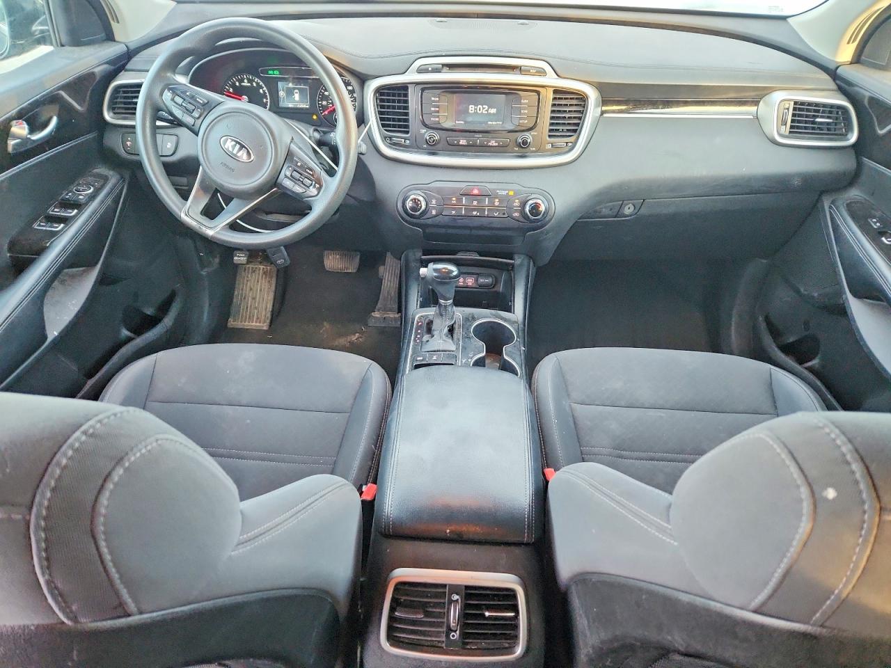 2017 KIA SORENTO LX photo 8