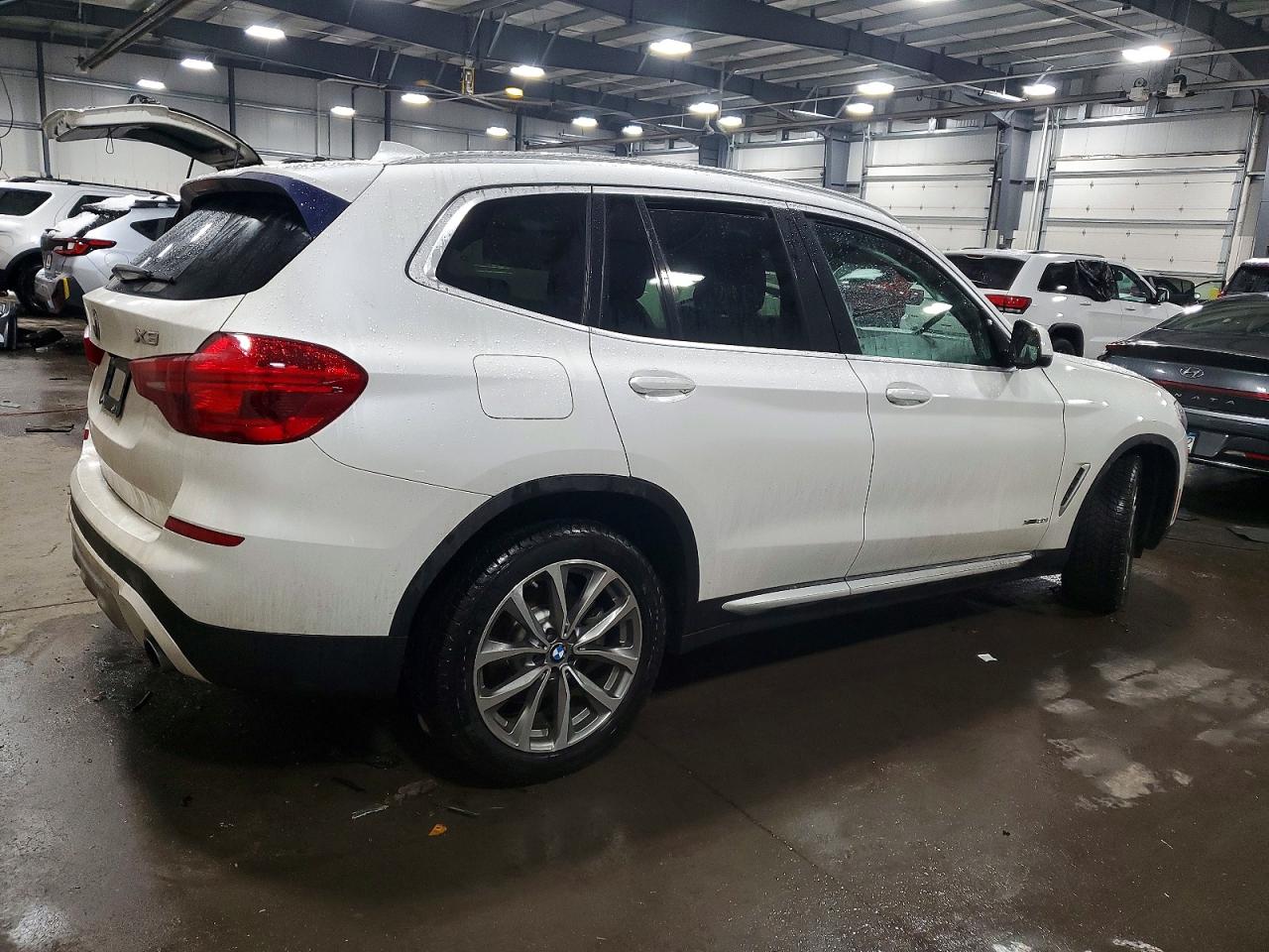 2018 BMW X3 XDRIVE30I photo 3