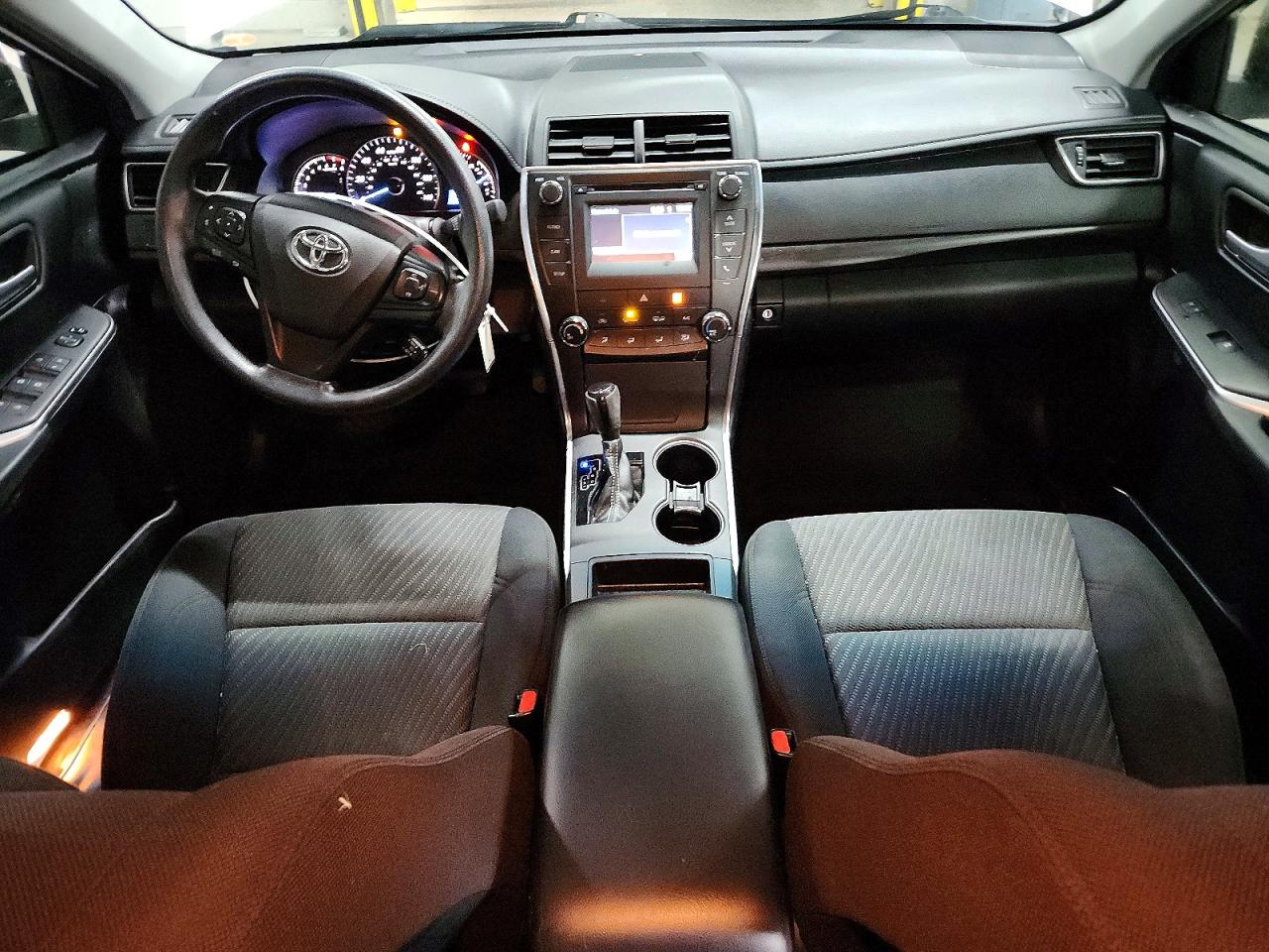 2015 TOYOTA CAMRY LE photo 8