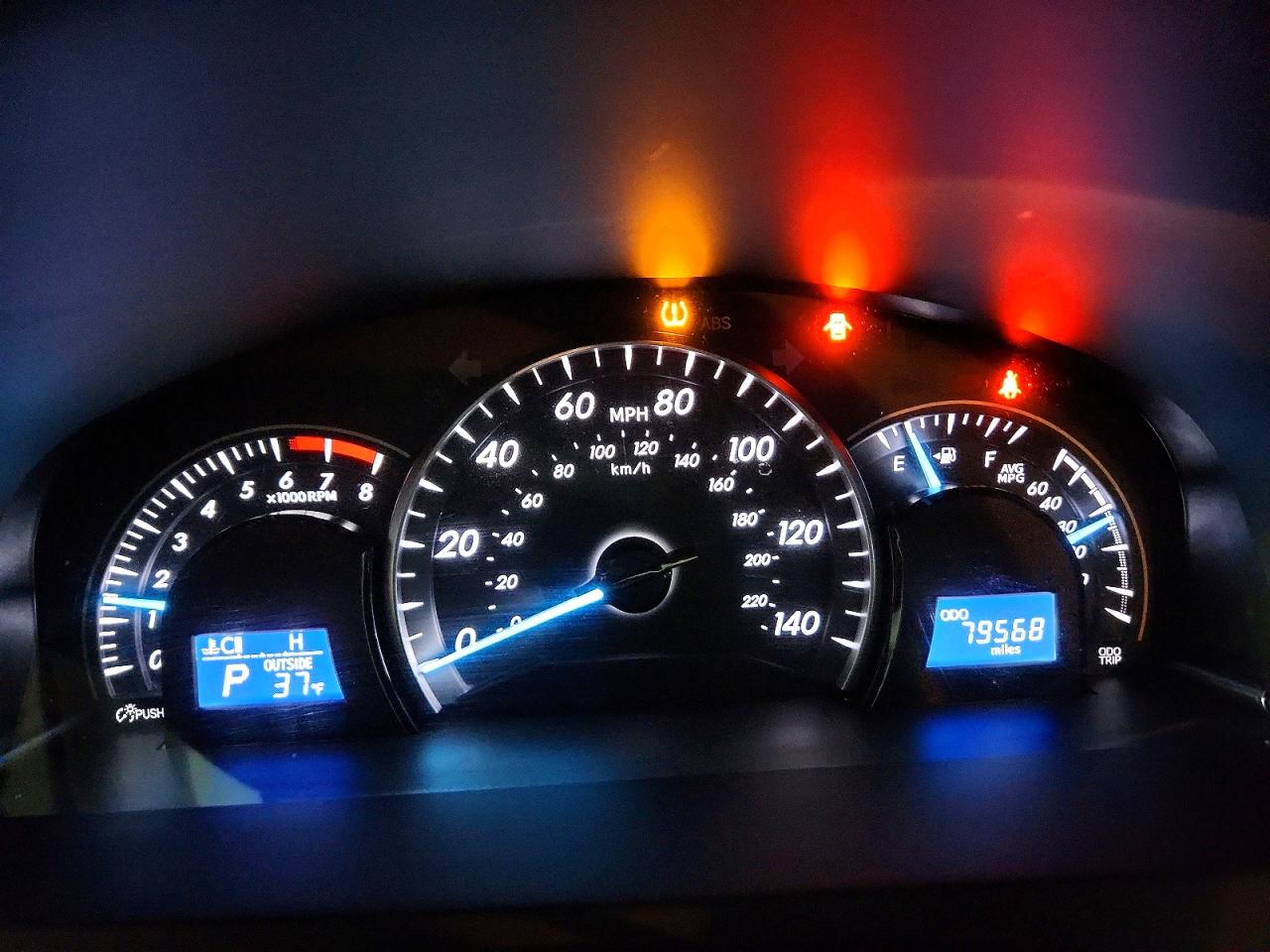 2015 TOYOTA CAMRY LE photo 9