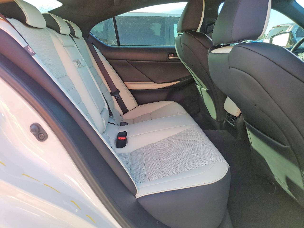 2022 LEXUS IS 350 F SPORT photo 10