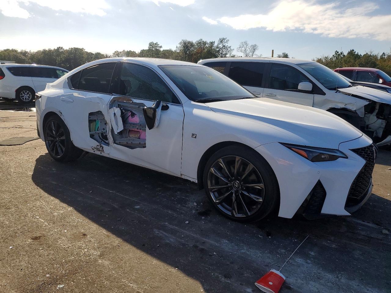 2022 LEXUS IS 350 F SPORT photo 4