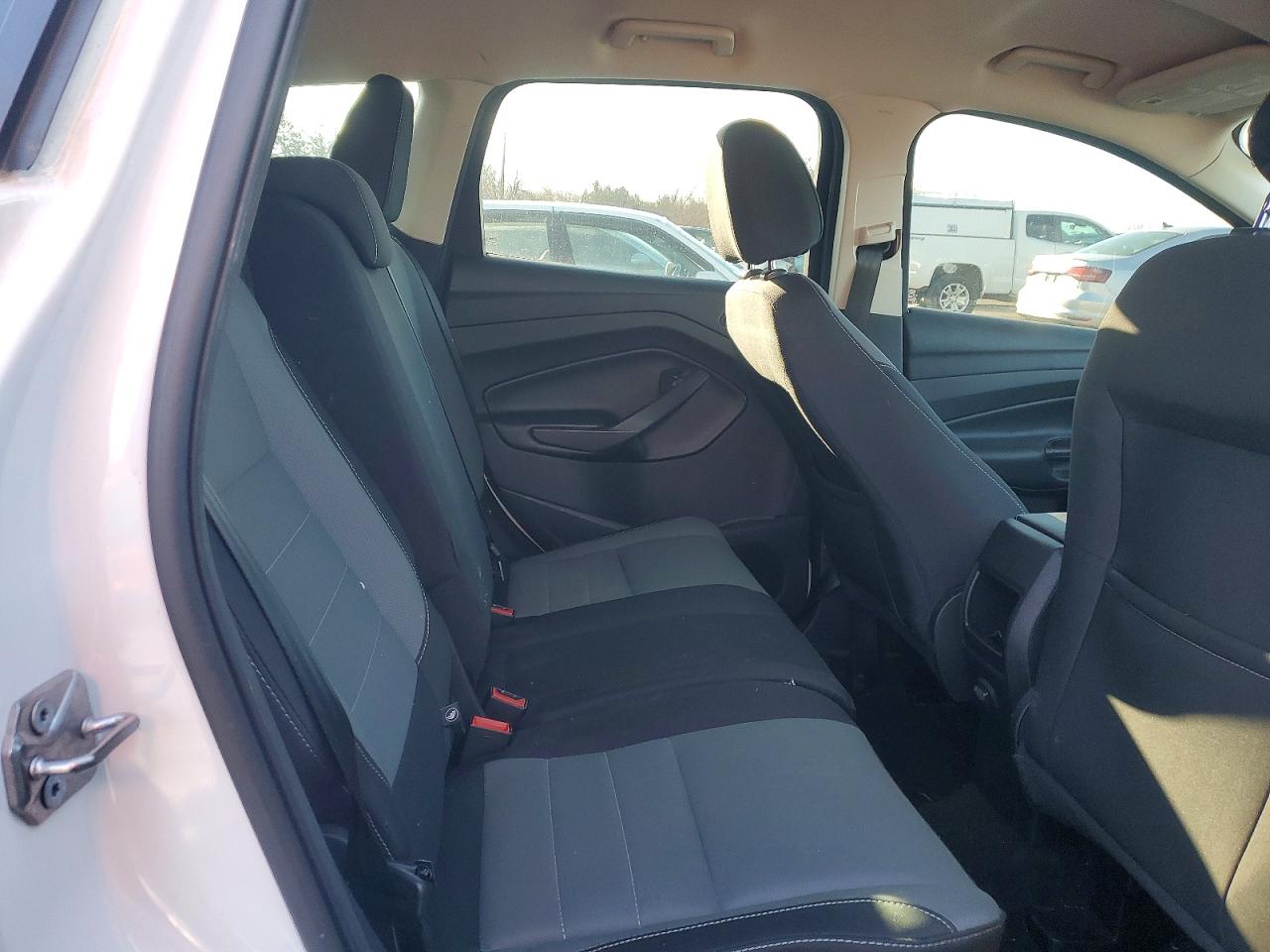 2017 FORD ESCAPE S photo 19