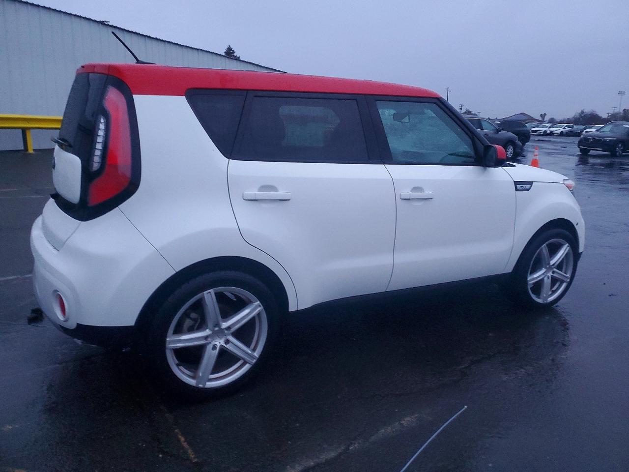 2018 KIA SOUL + photo 3
