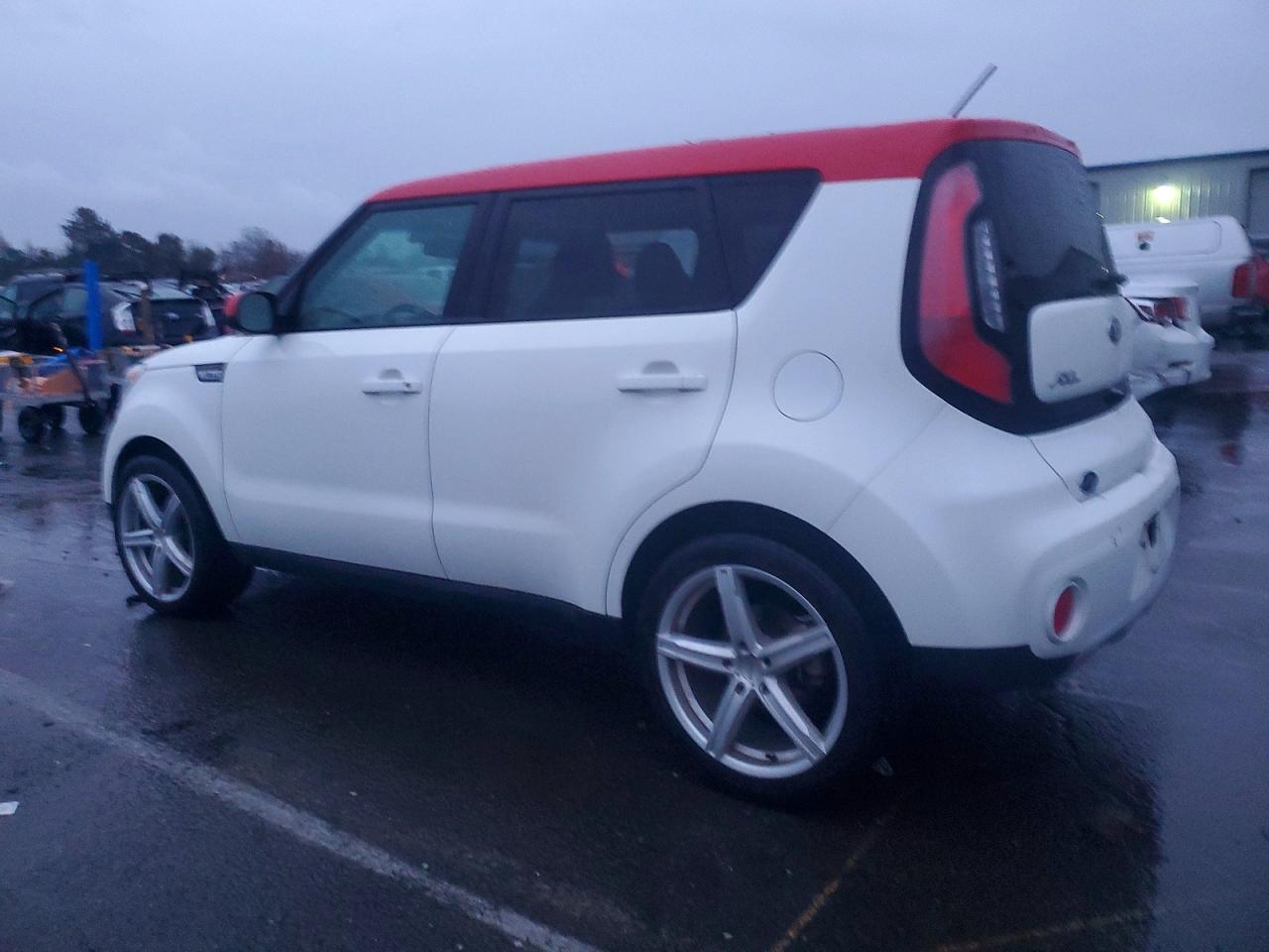 2018 KIA SOUL + photo 2