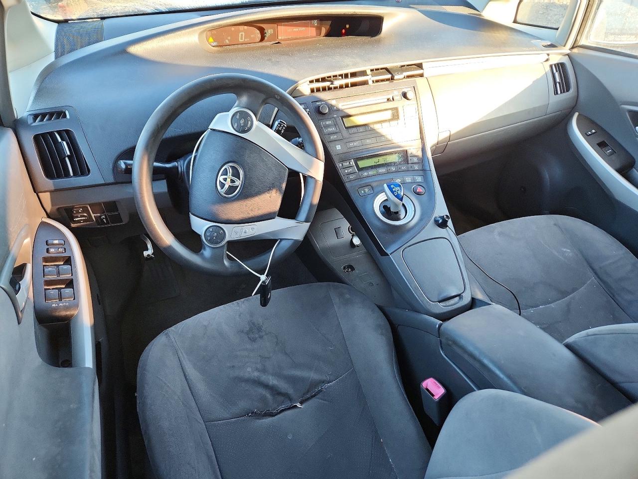 2010 TOYOTA PRIUS photo 8