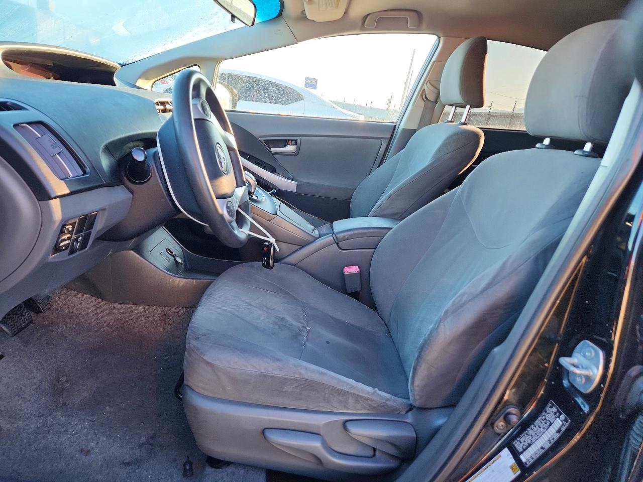 2010 TOYOTA PRIUS photo 7