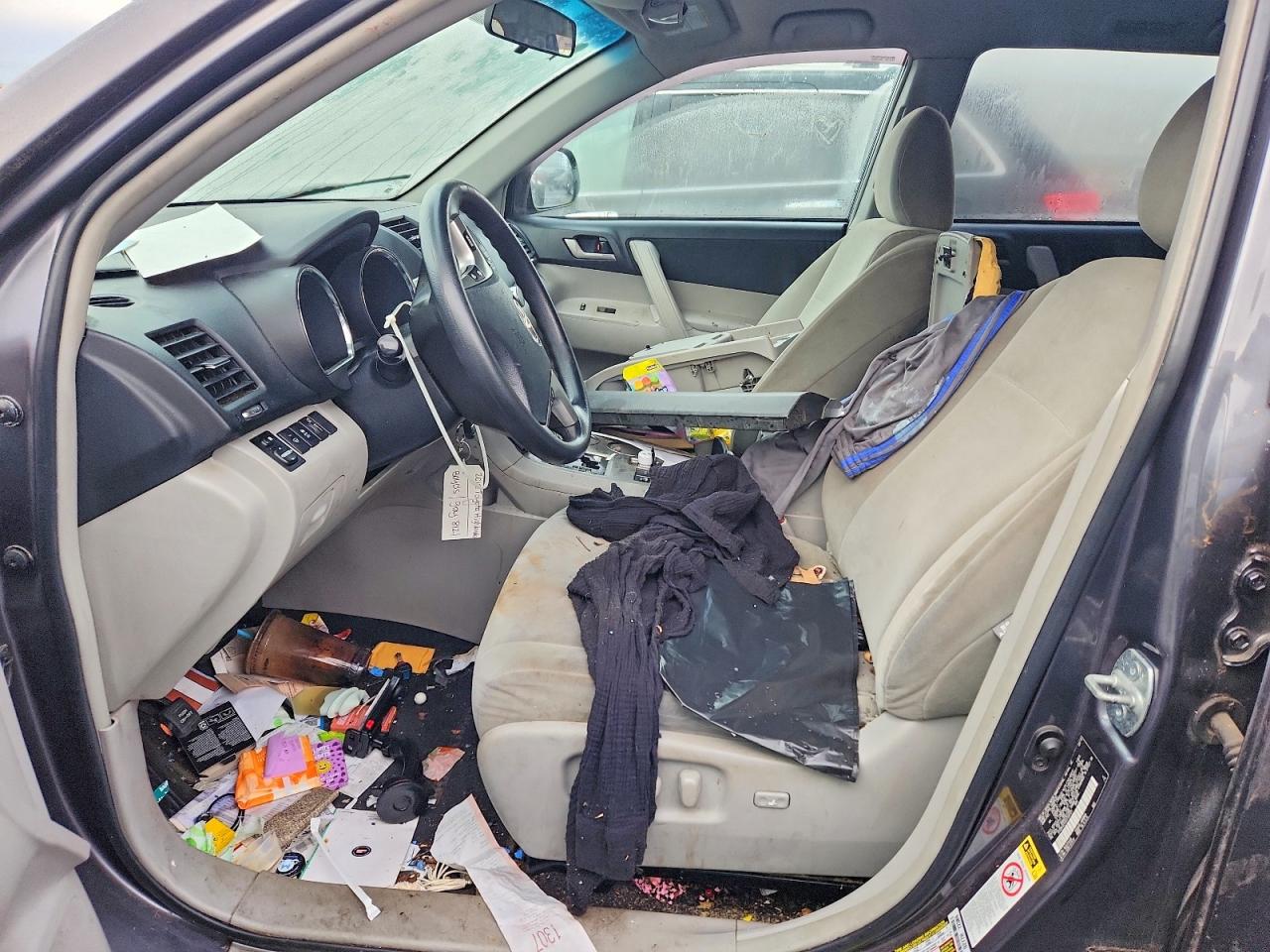 2012 TOYOTA HIGHLANDER BASE photo 7