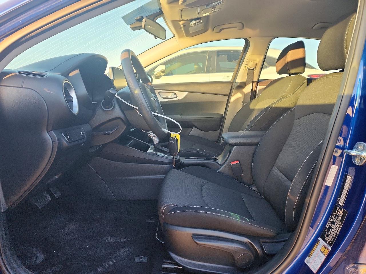 2023 KIA FORTE LX photo 7