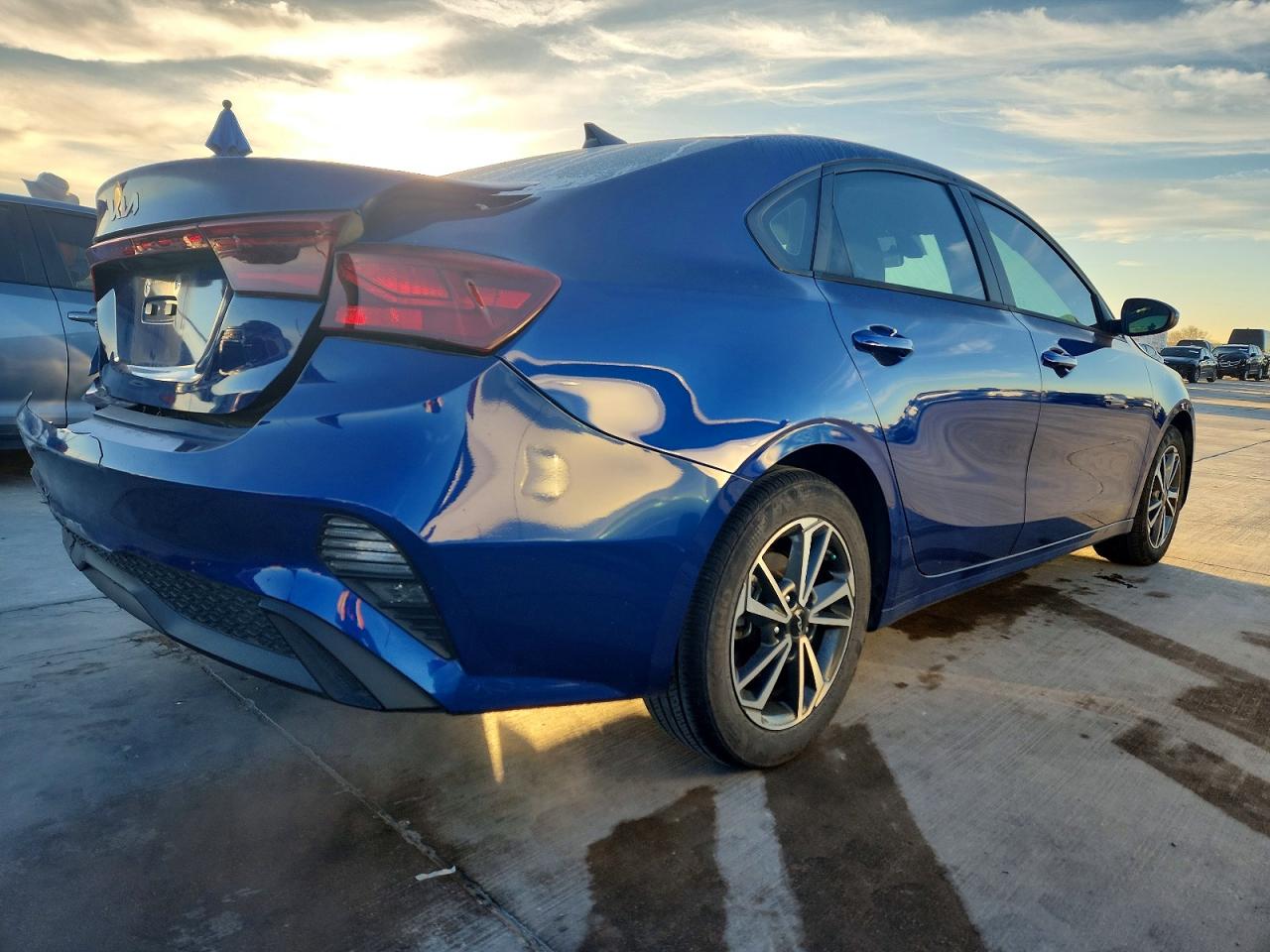 2023 KIA FORTE LX photo 3