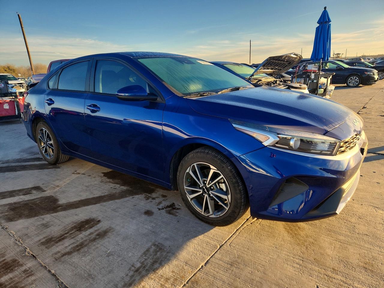 2023 KIA FORTE LX photo 4